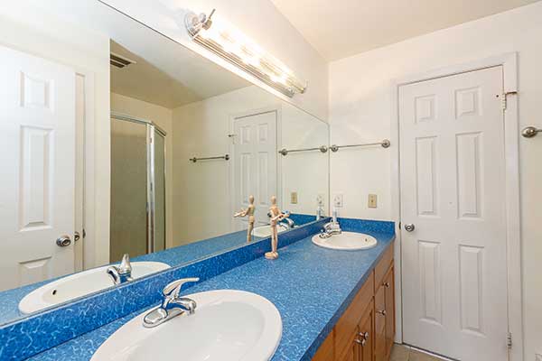 1065 university ave bathroom