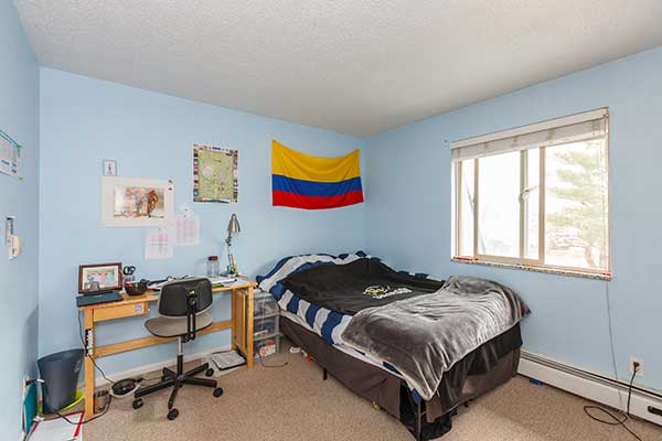 1065 university ave bedroom