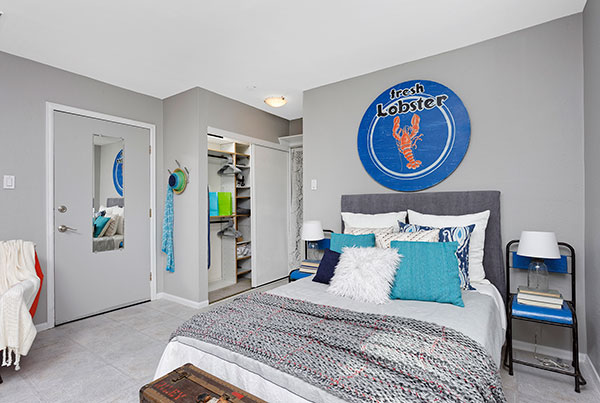 1245 race st bedroom