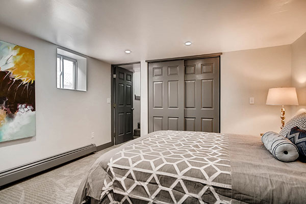 1565 newton bedroom