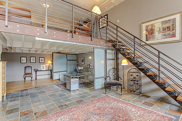2000 Arapahoe St. #103 Stairs