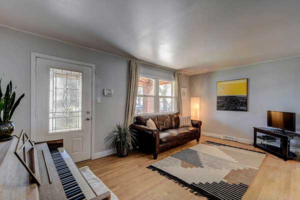 2241 linley ct living room