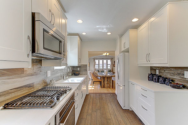 2630 glencoe street kitchen