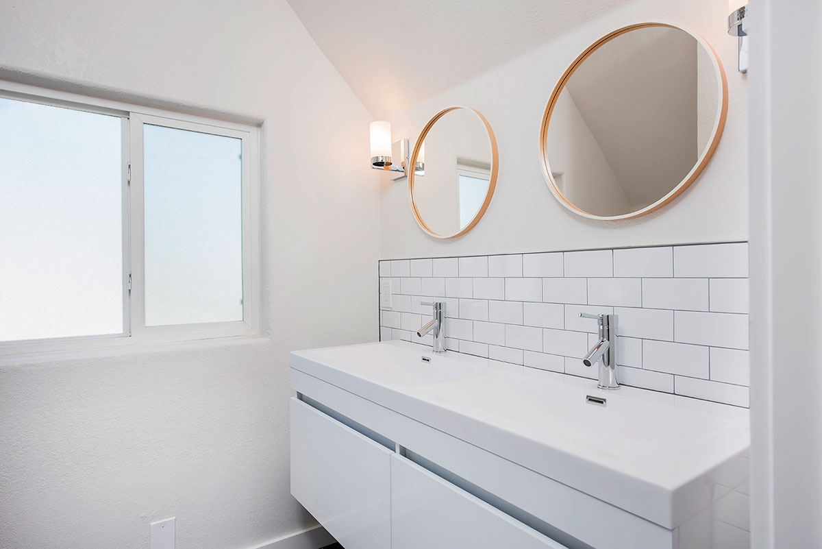 3720 Mariposa Bath