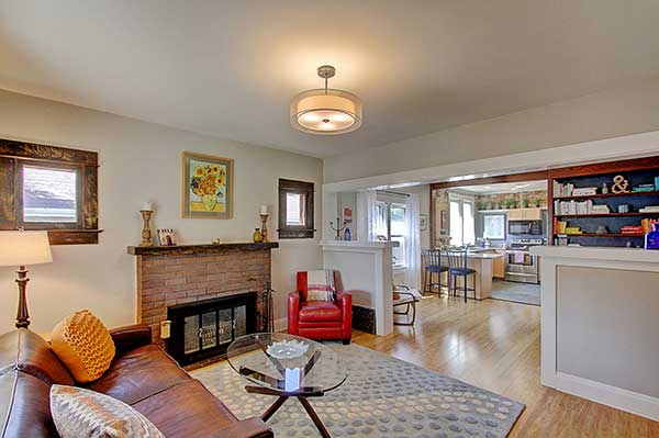 4527 zuni street living room
