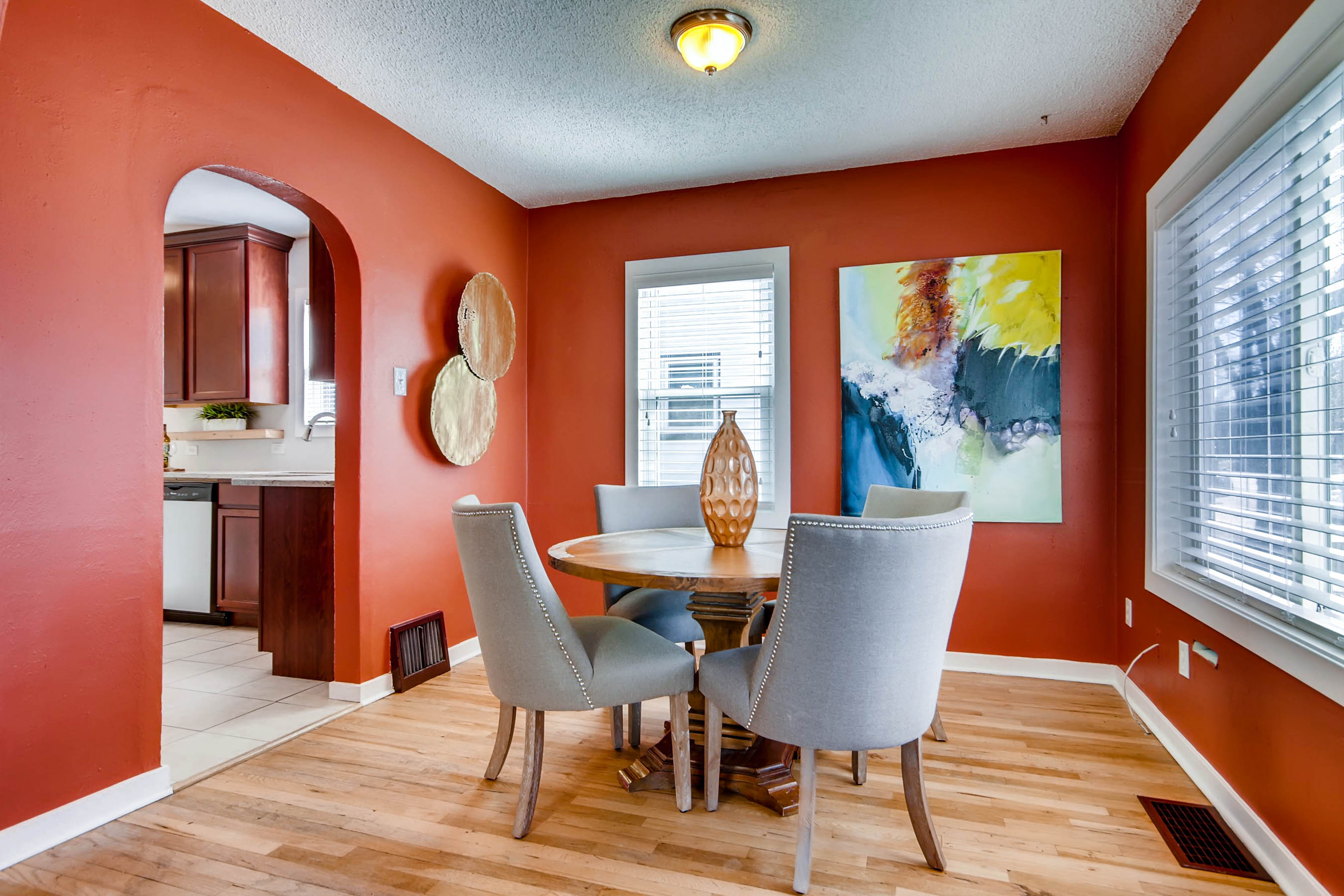 Barnum-dining-room