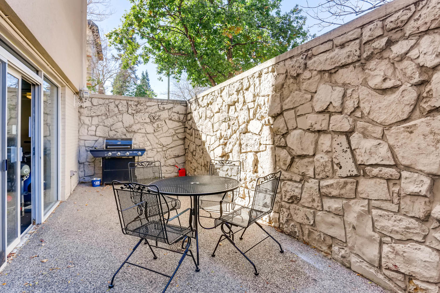 Capitol-Hill-patio