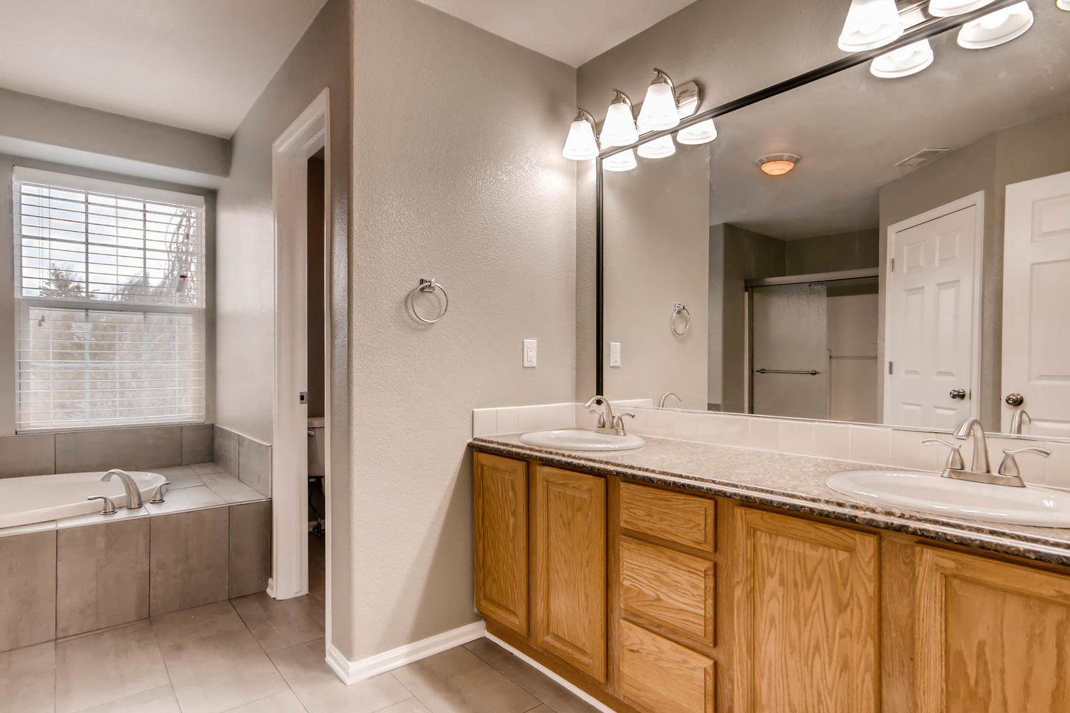 Cloverdale-bathroom