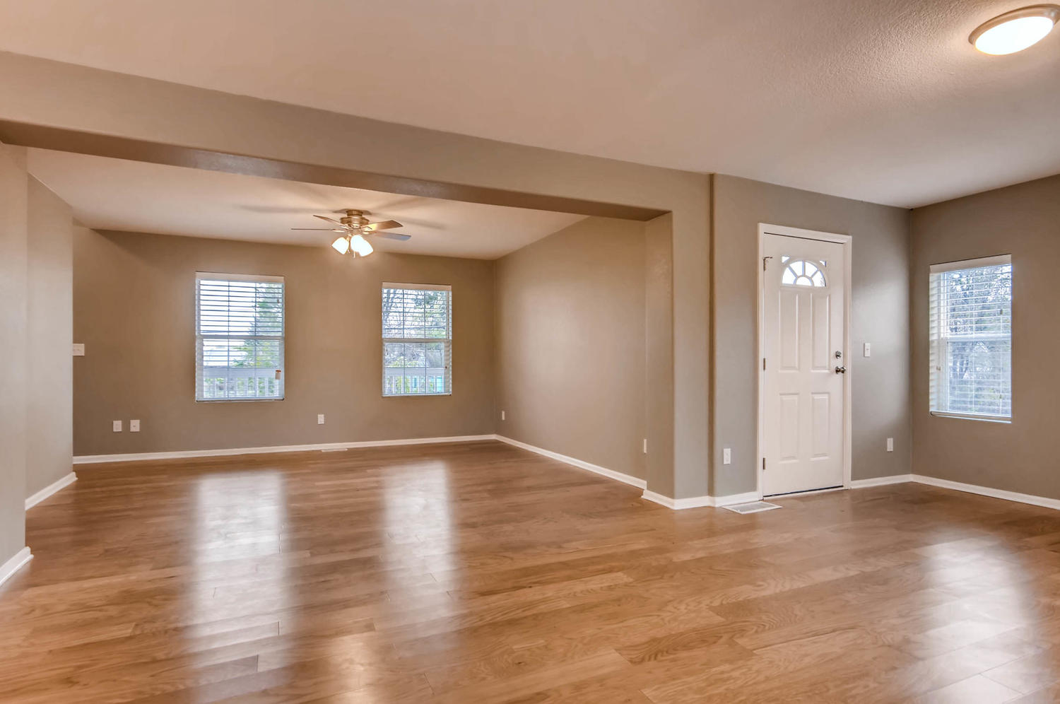 Cloverdale-living-room
