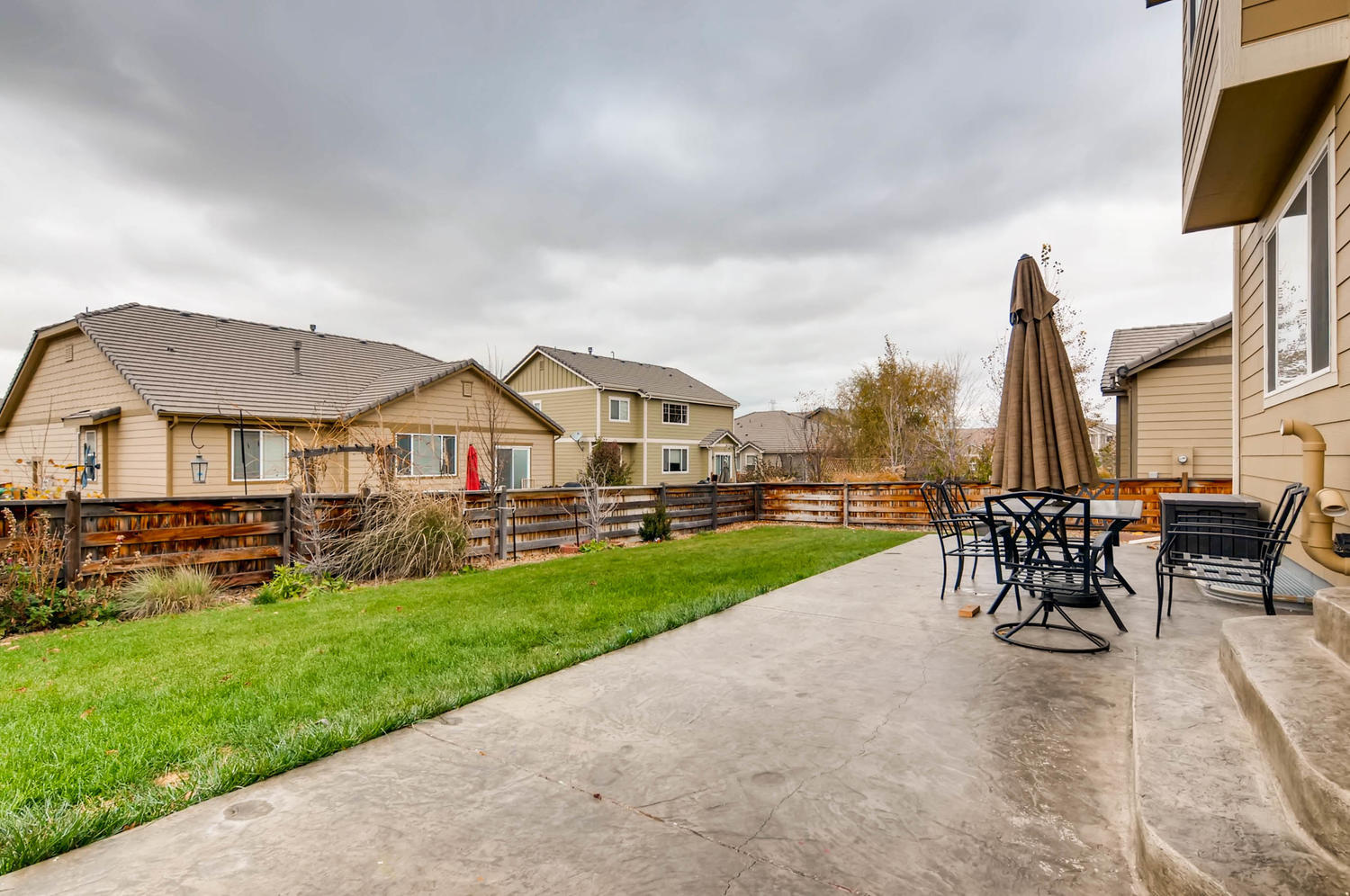 Commerce-City-backyard