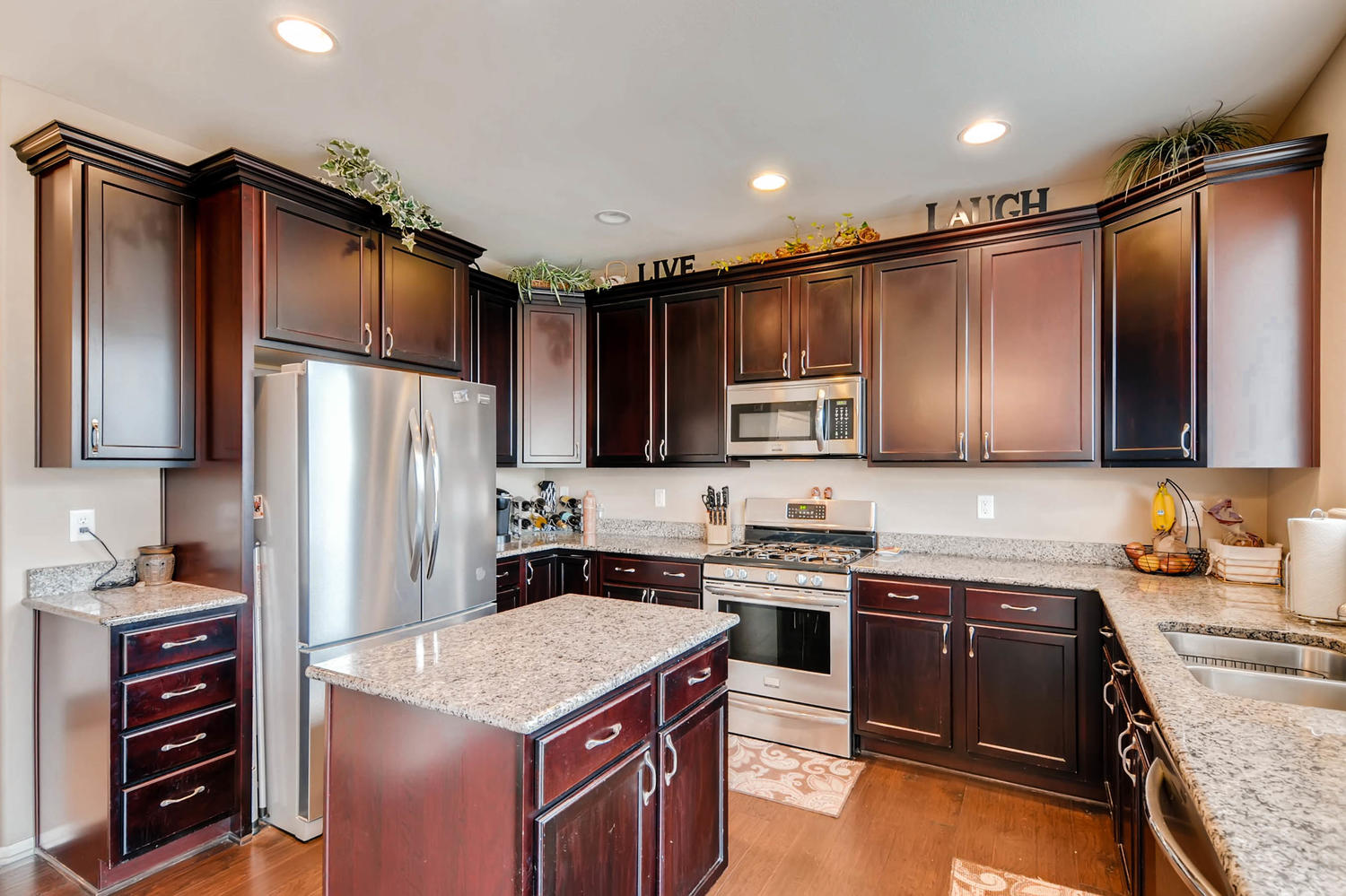 Commerce-City-kitchen