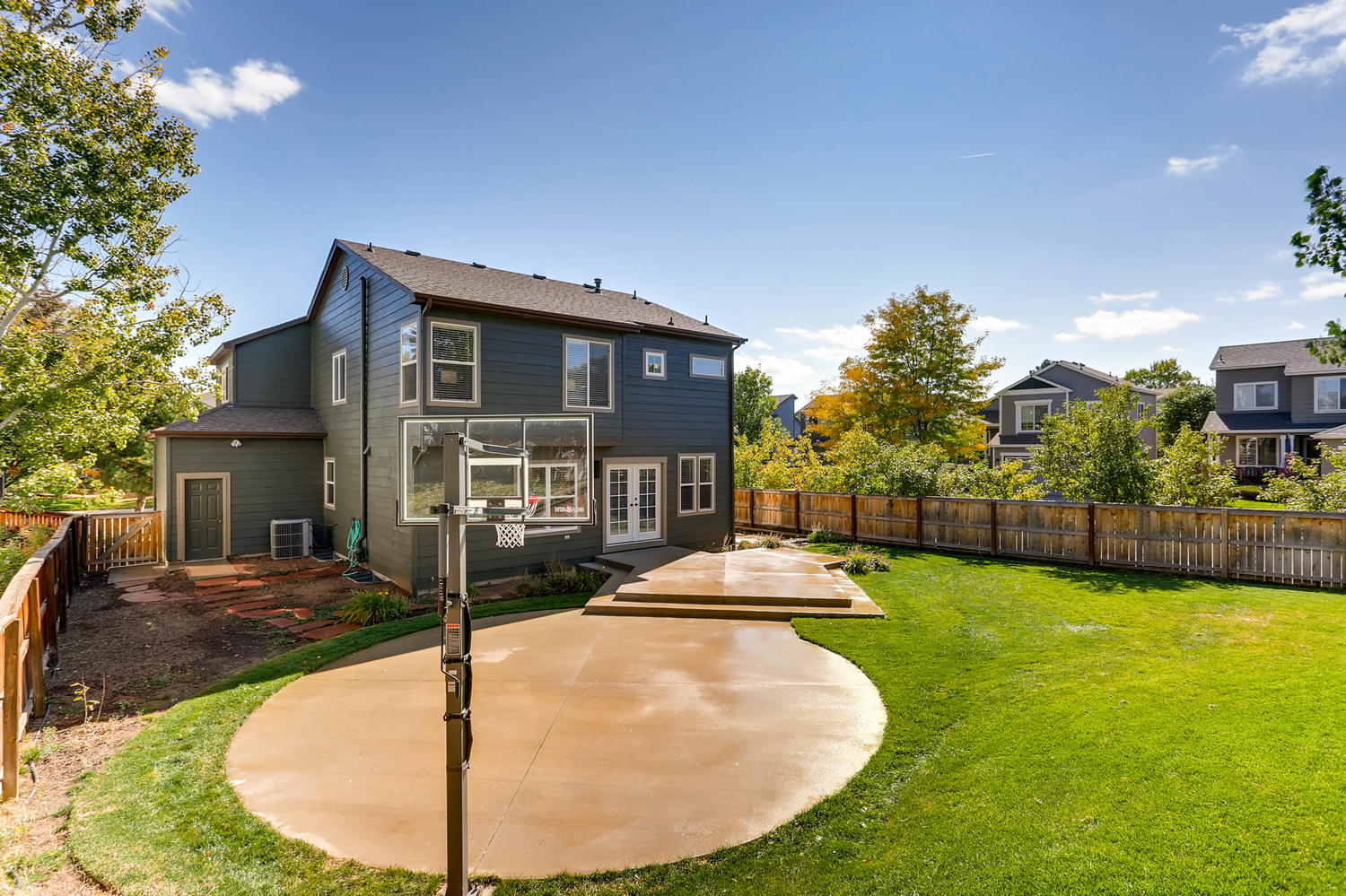 Eastridge-backyard