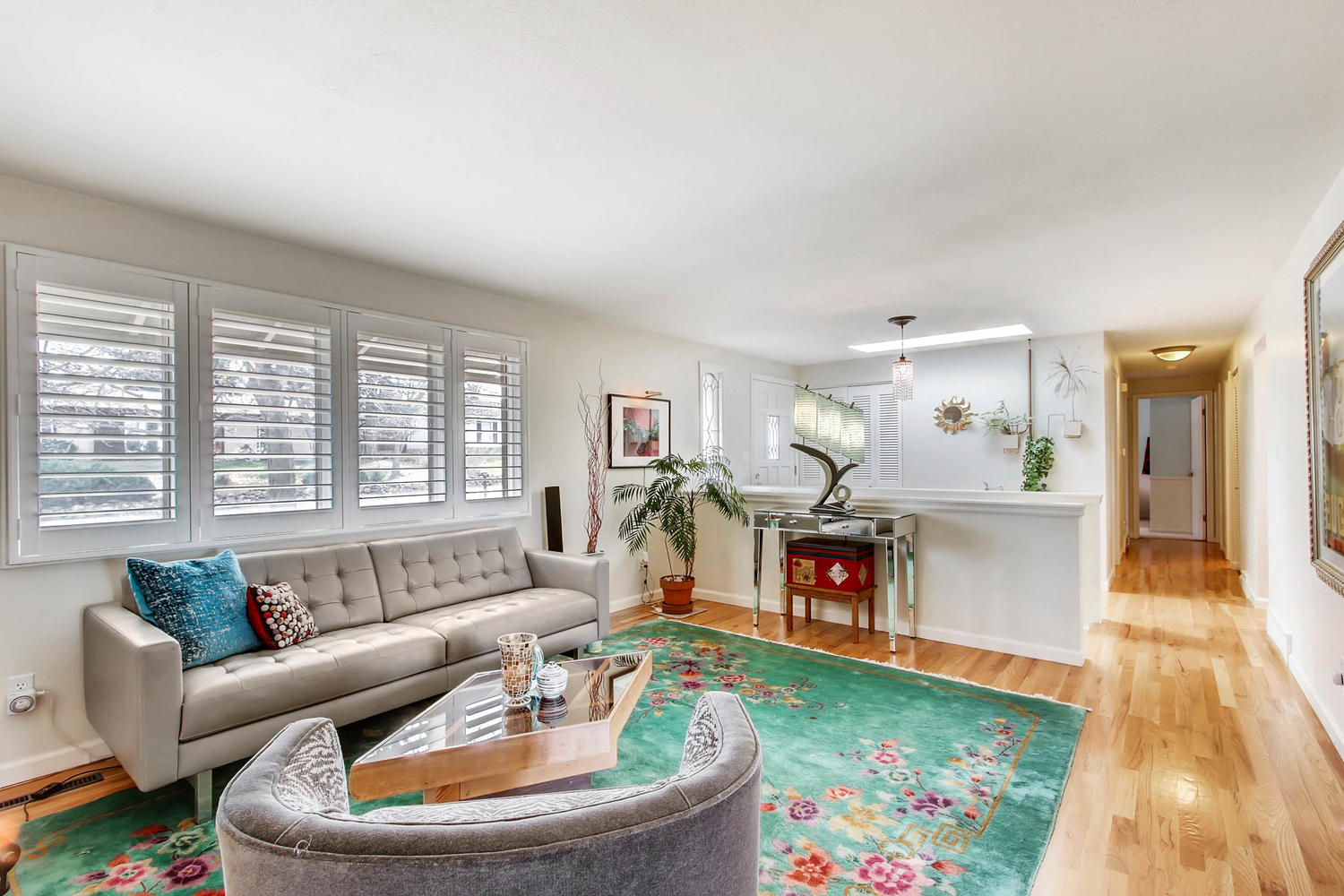 Gunbarrel-Estates-living-room