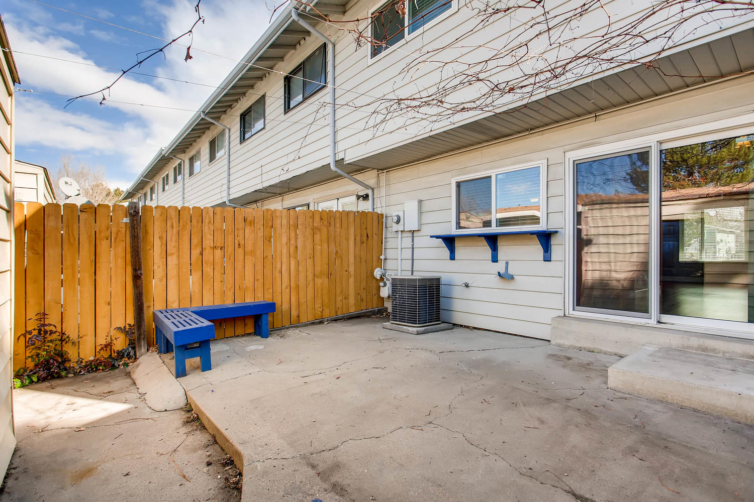 Hallcrafts-Village-East-patio