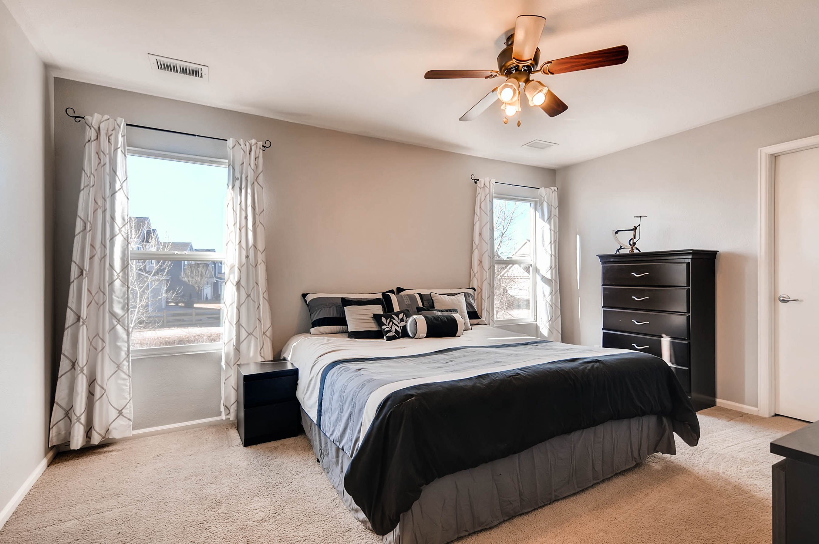 Harkness-Heights-bedroom