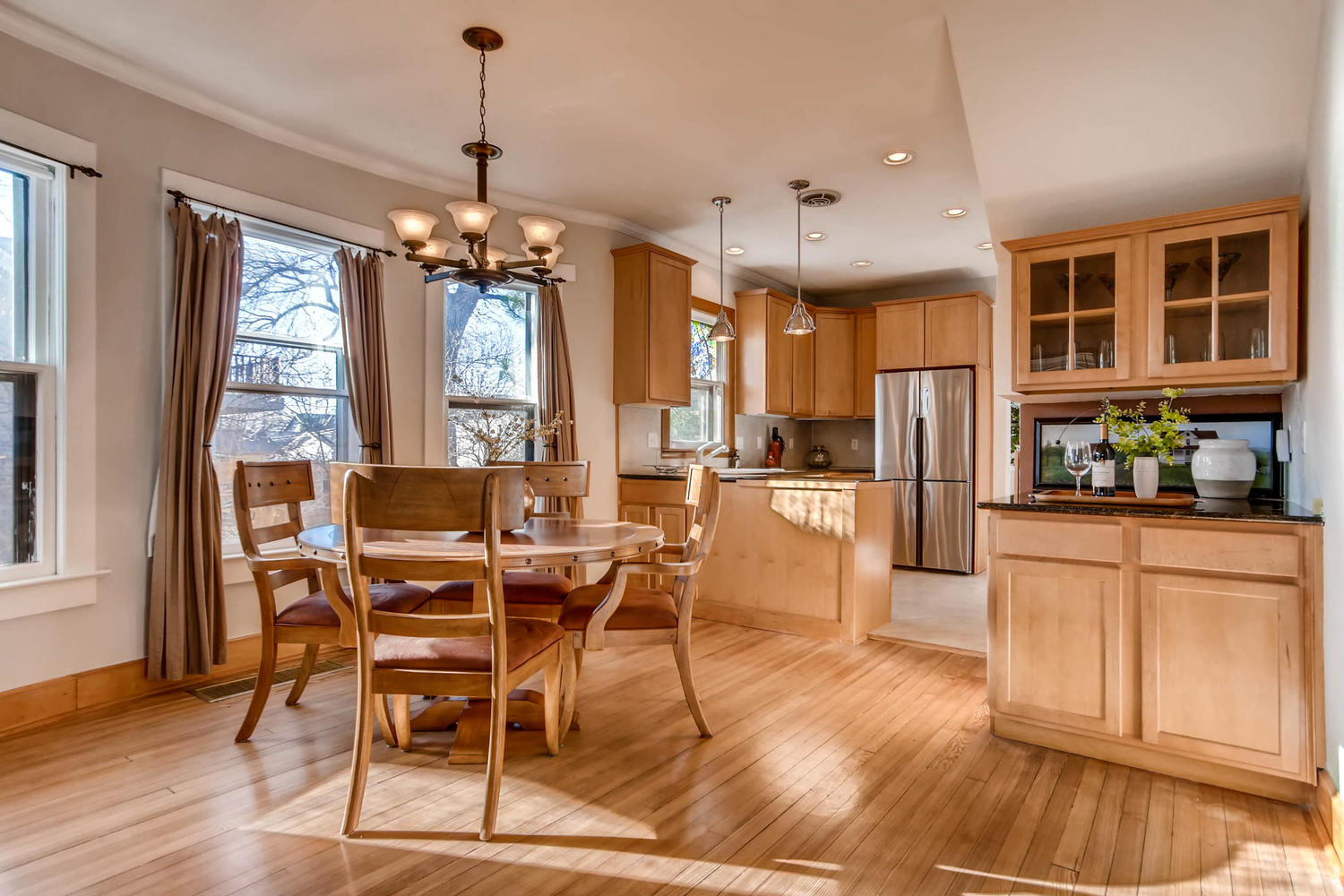 Harkness-Heights-dining-room
