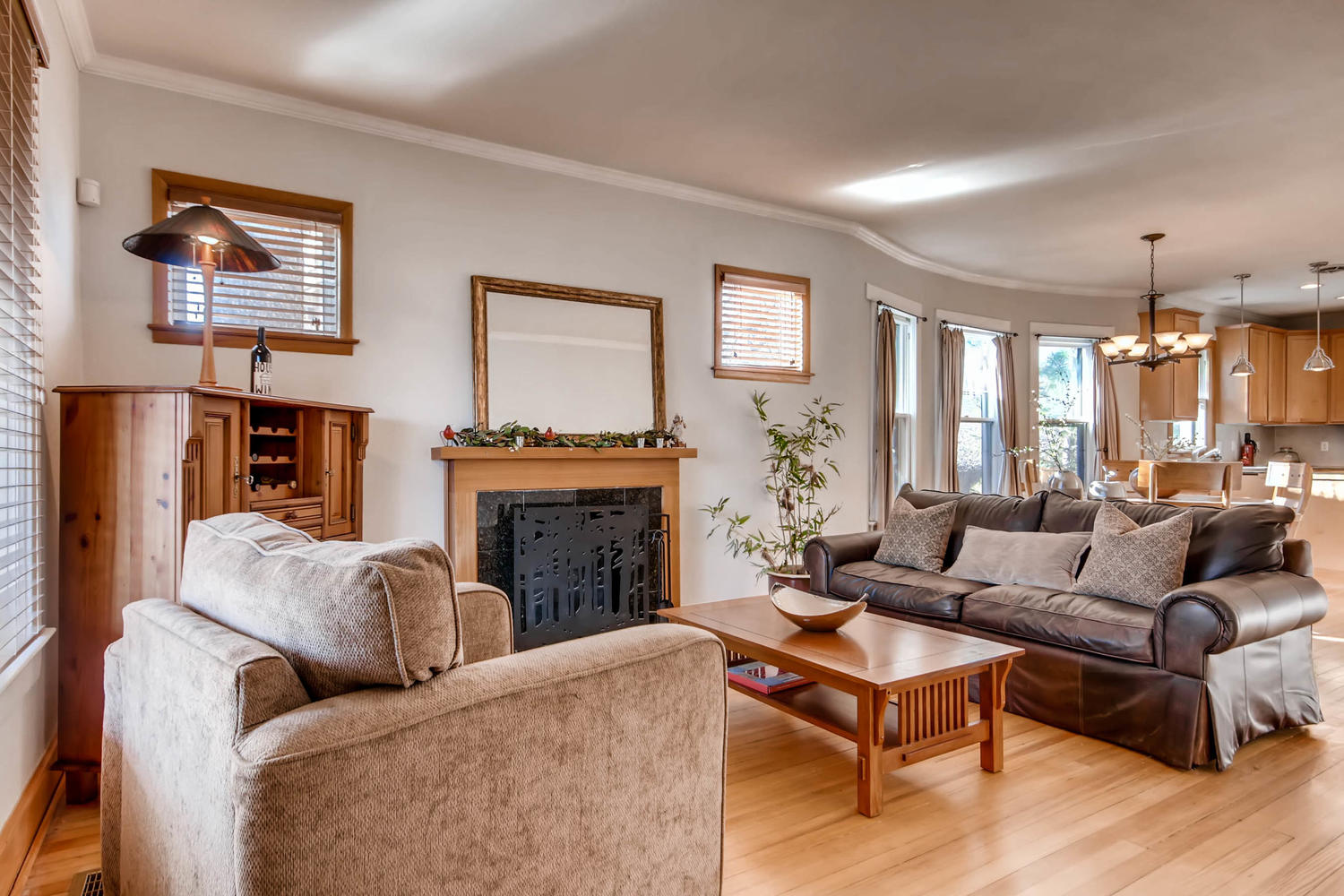 Harkness-Heights-living-room