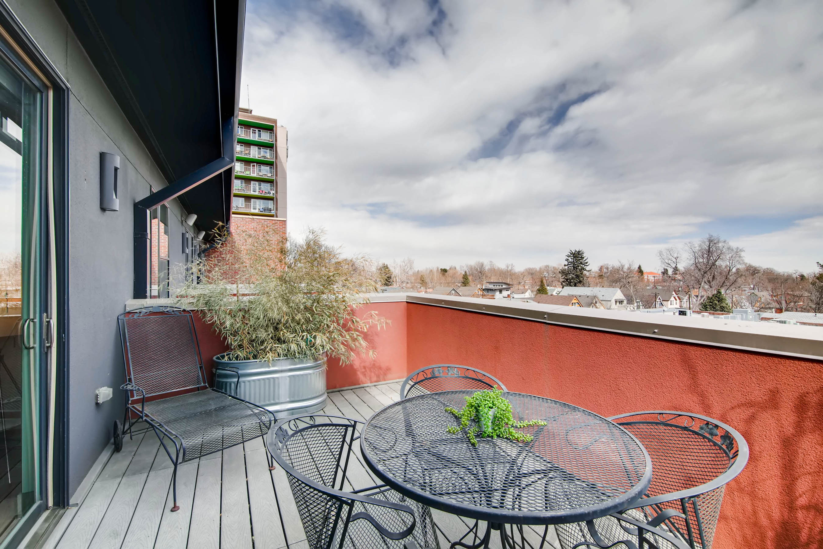 balcony