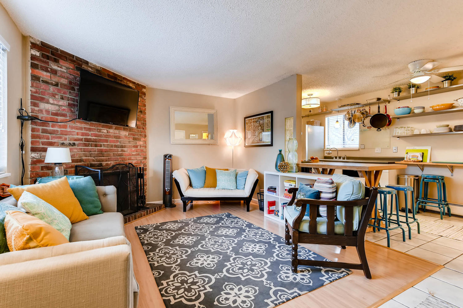 Holly-Hills-living-room