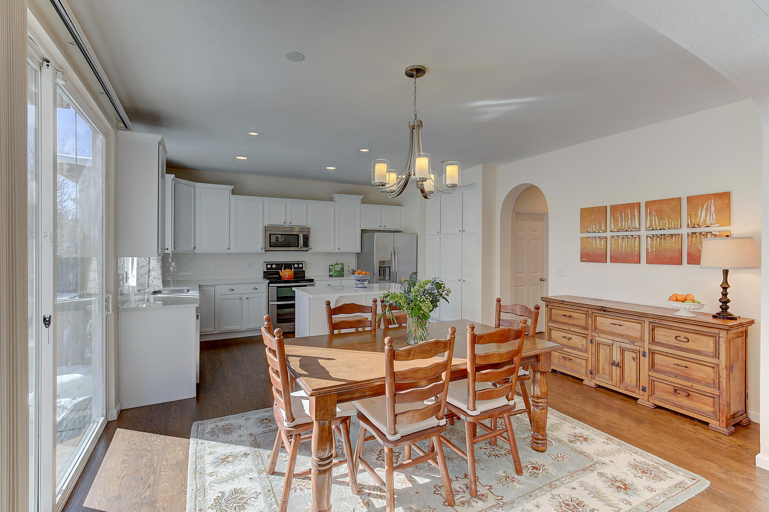 Ladera-dining-room