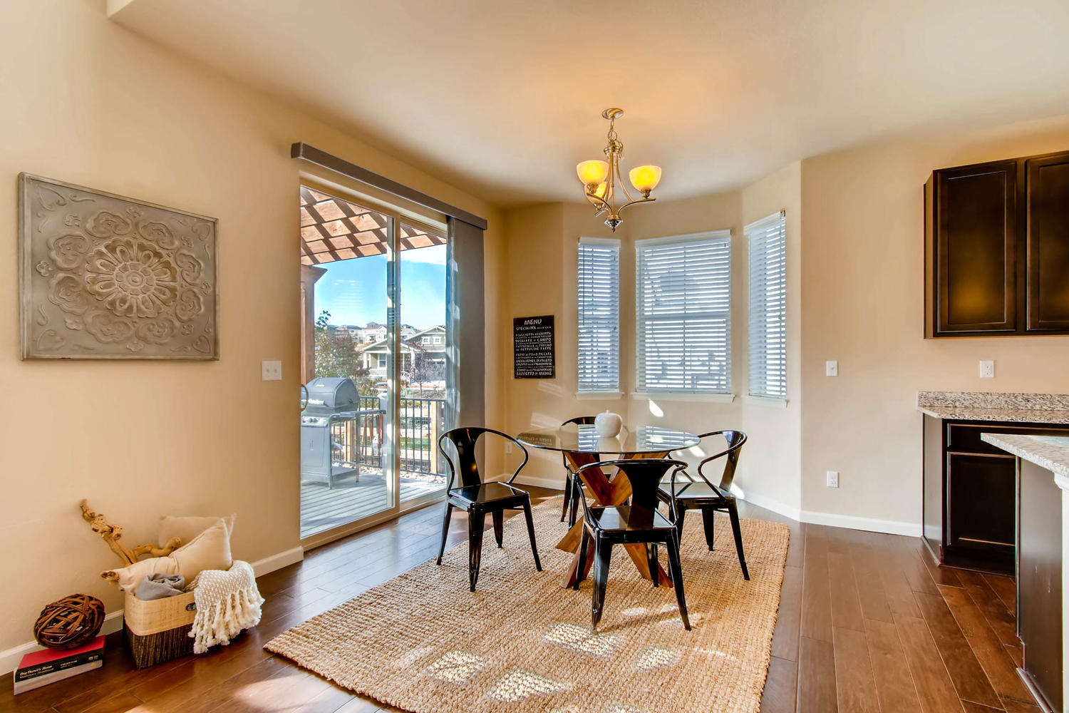 Leyden-Rock-dining-room