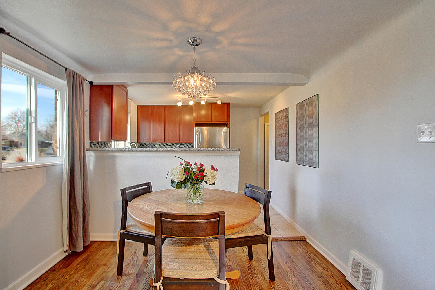North-Park-Hill-dining-room