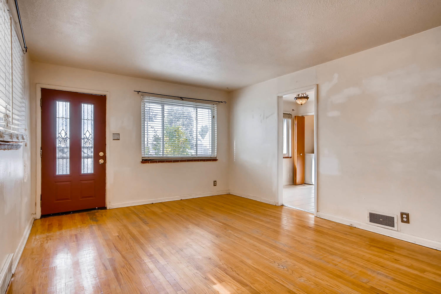 Northeast-Park-Hill-living-room