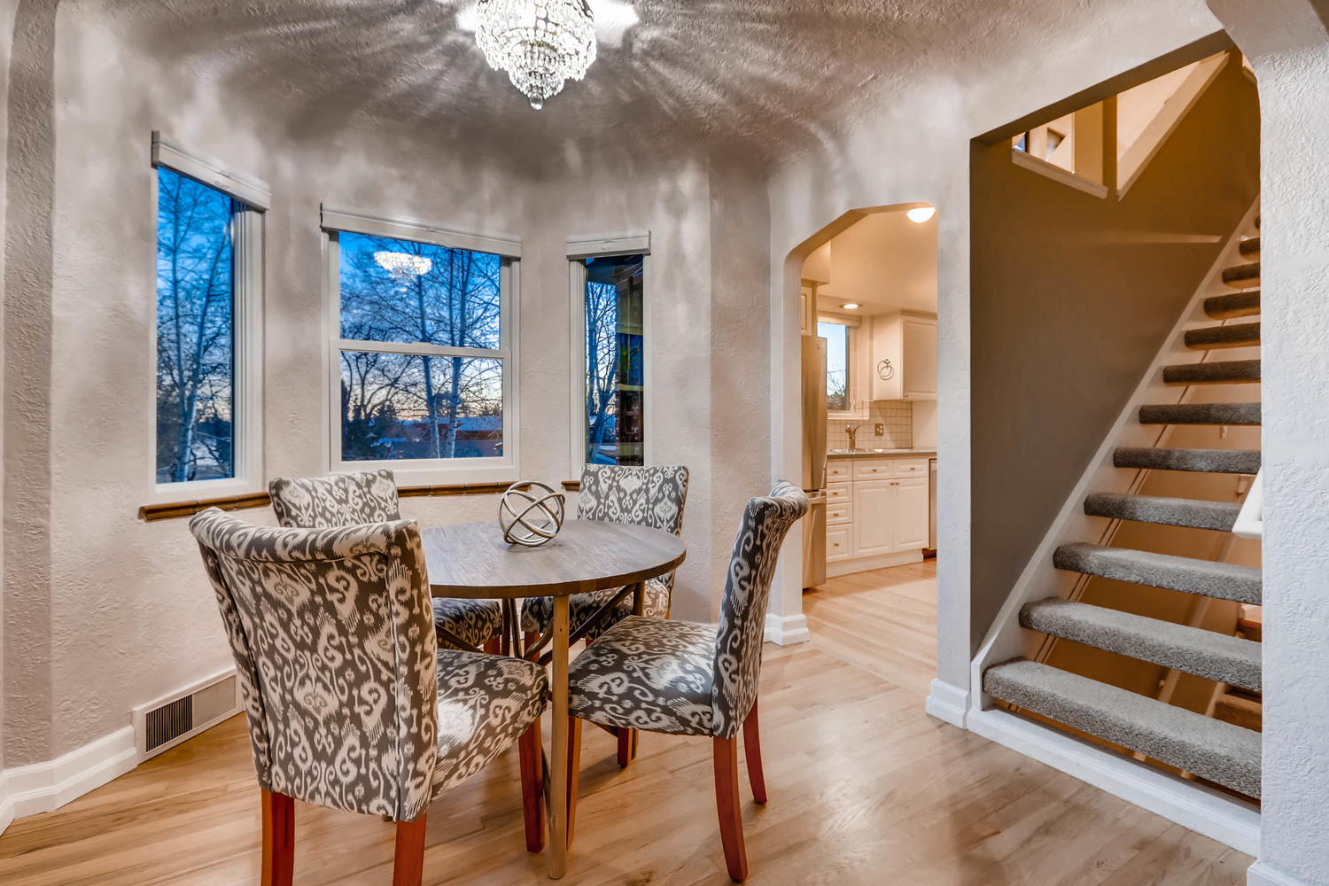 Sloans-Lake-dining-room