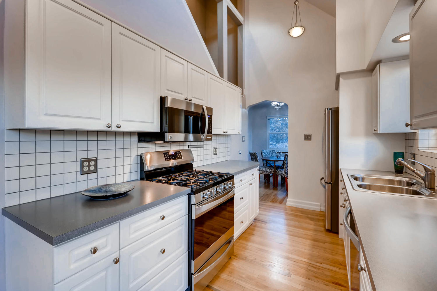 Sloans-Lake-kitchen