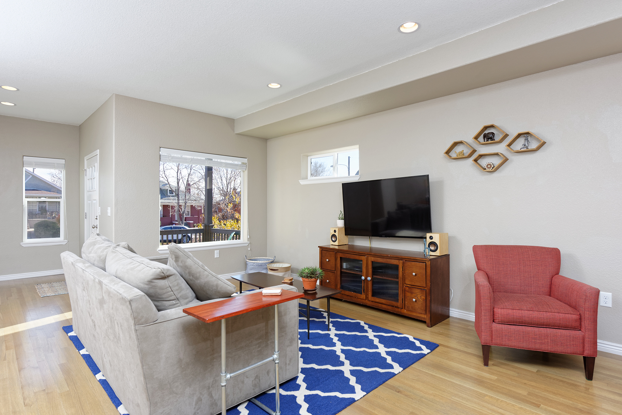 Sunnyside-living-room