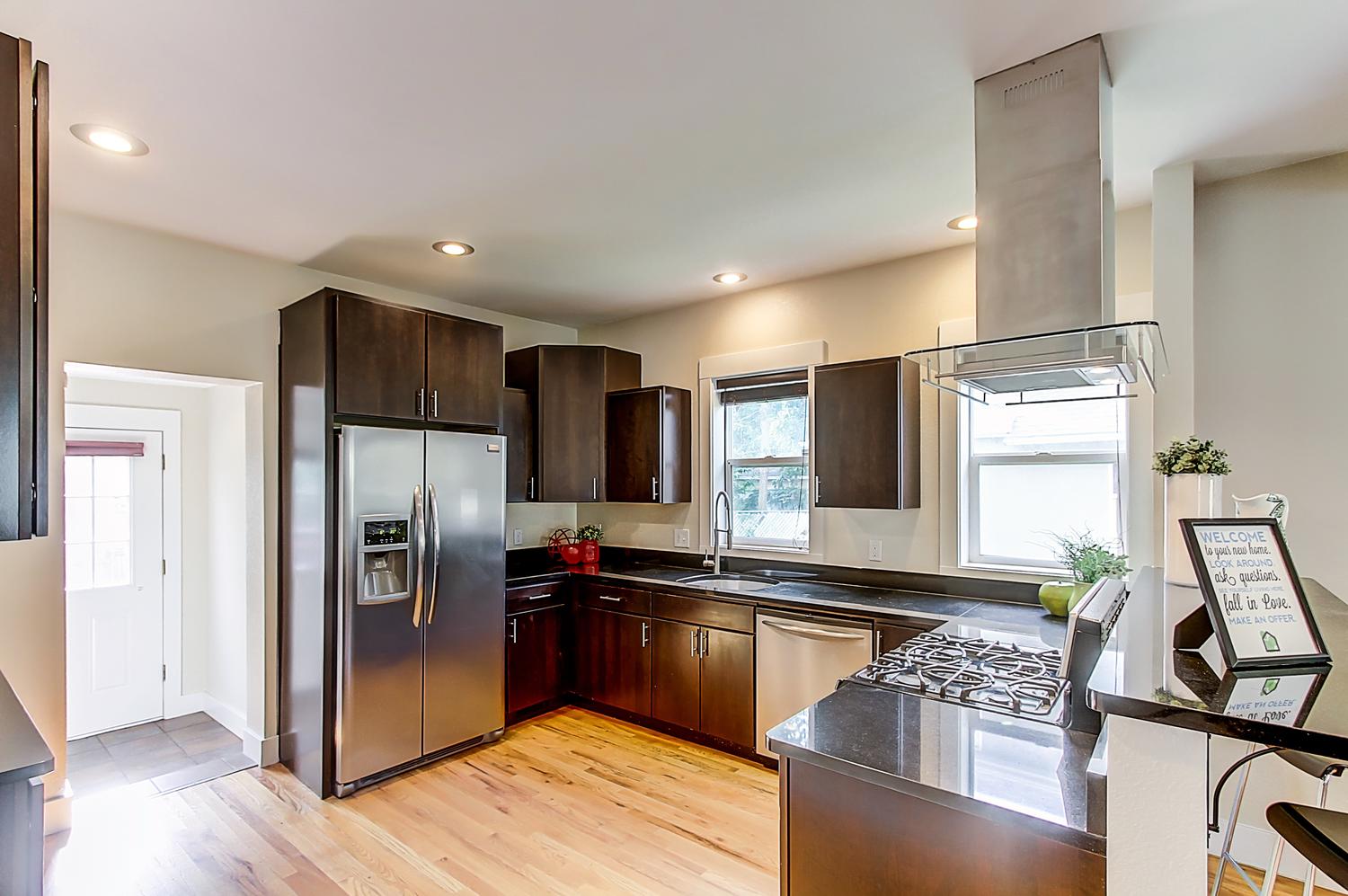 Sunnyside, kitchen