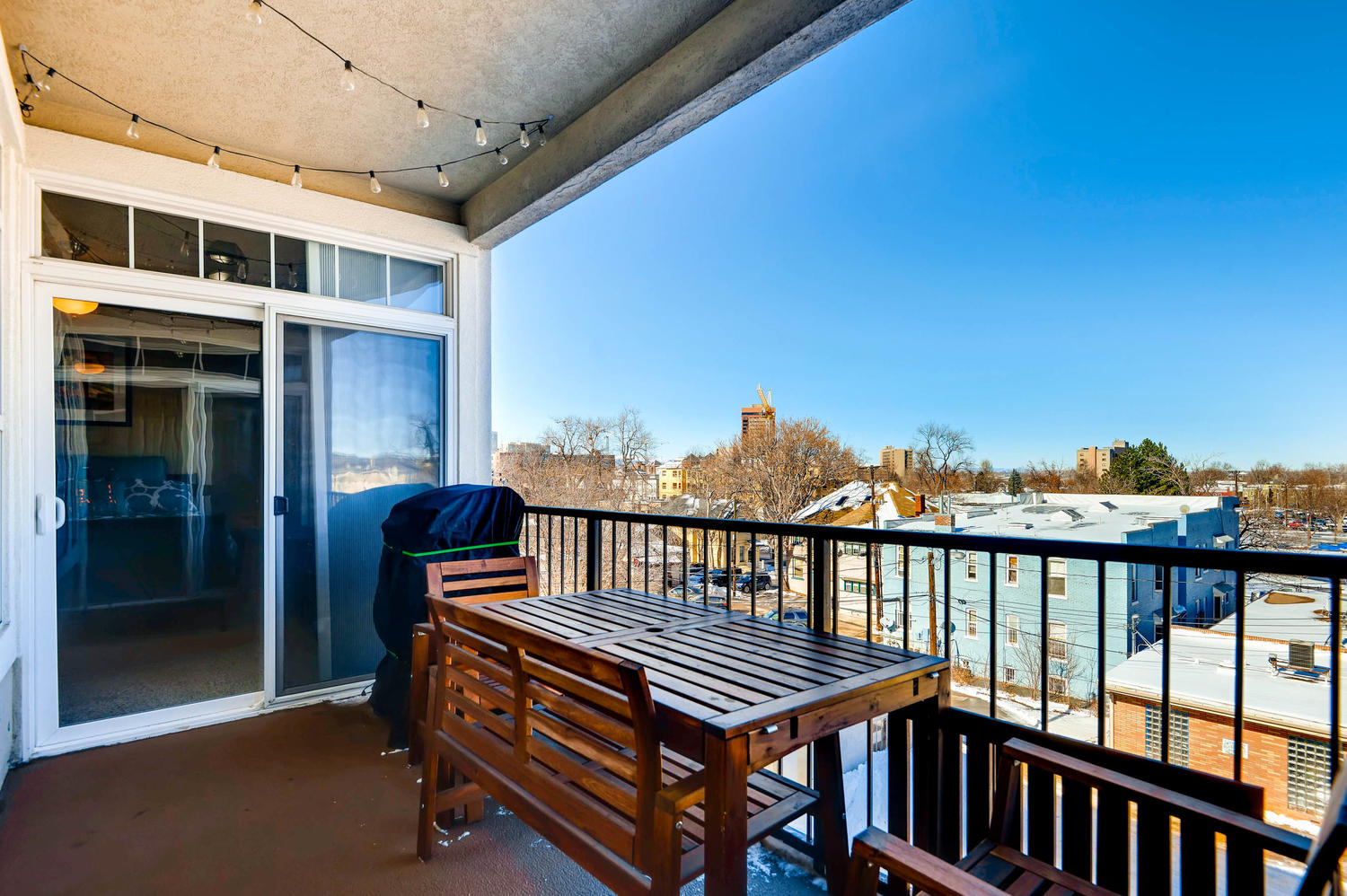 Uptown-patio