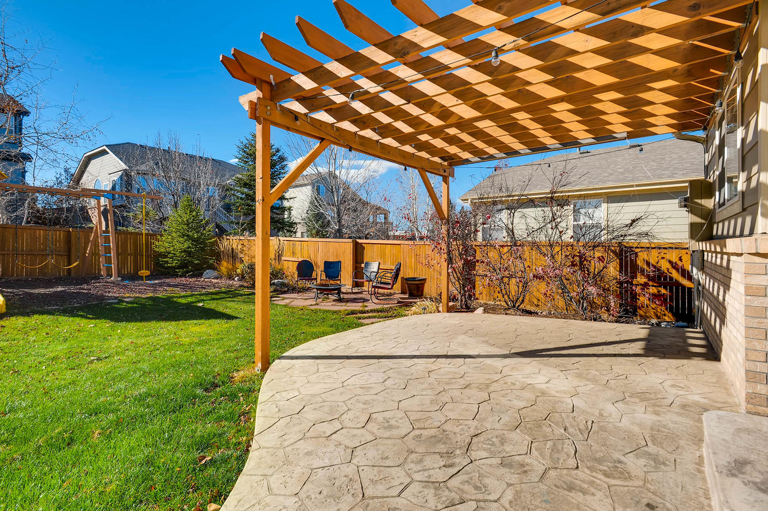Vista-Ridge-backyard