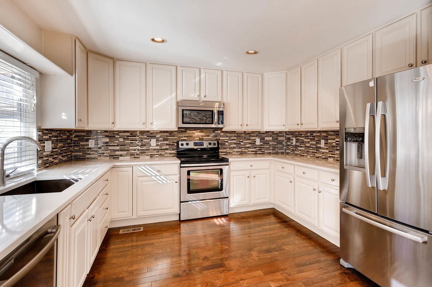 Vista-Ridge-kitchen