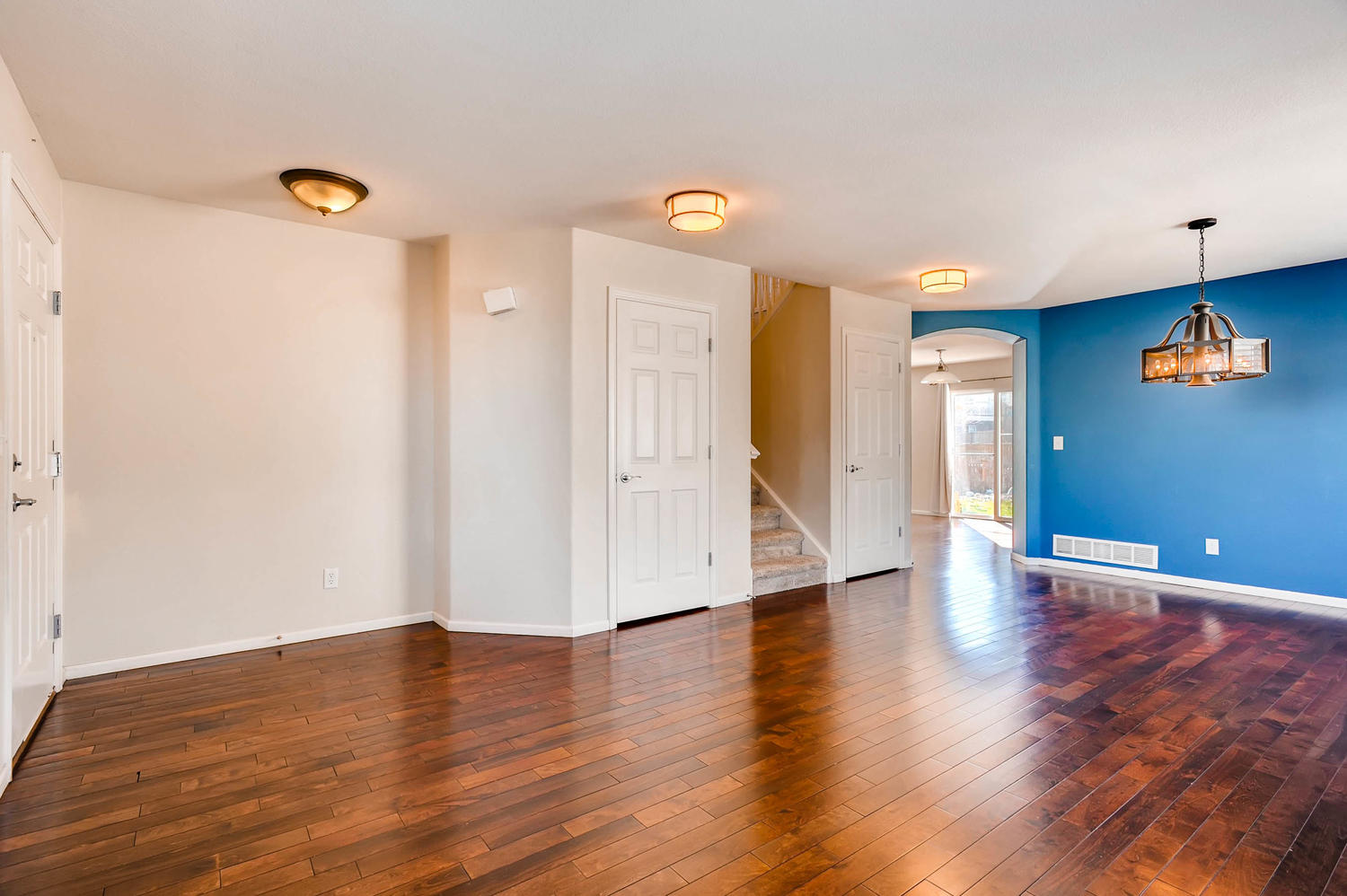 Vista-Ridge-living-room