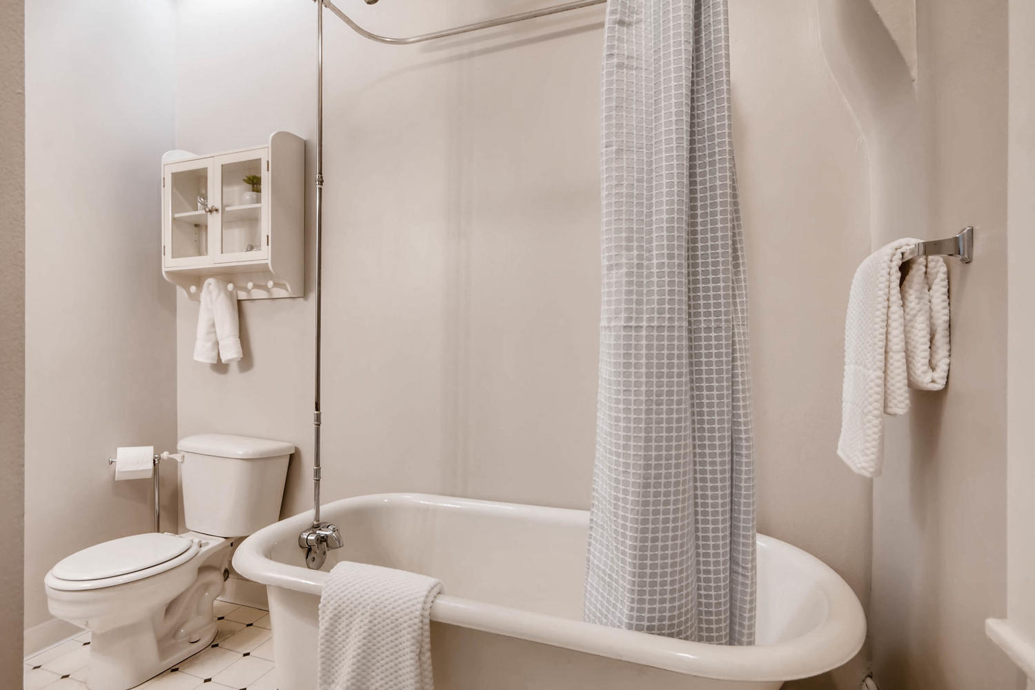 West-Highland-bathroom