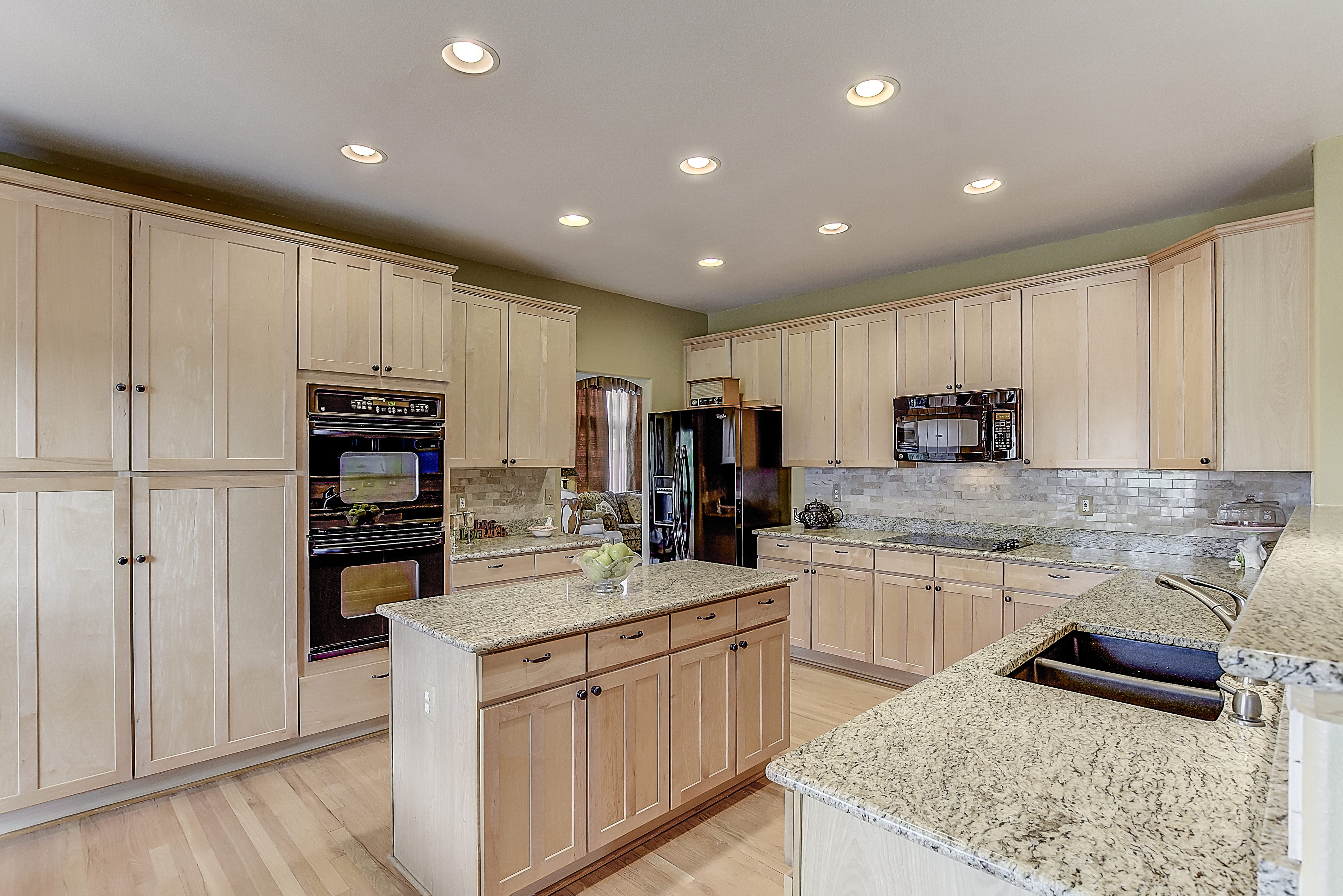 Kentley-Hills-kitchen