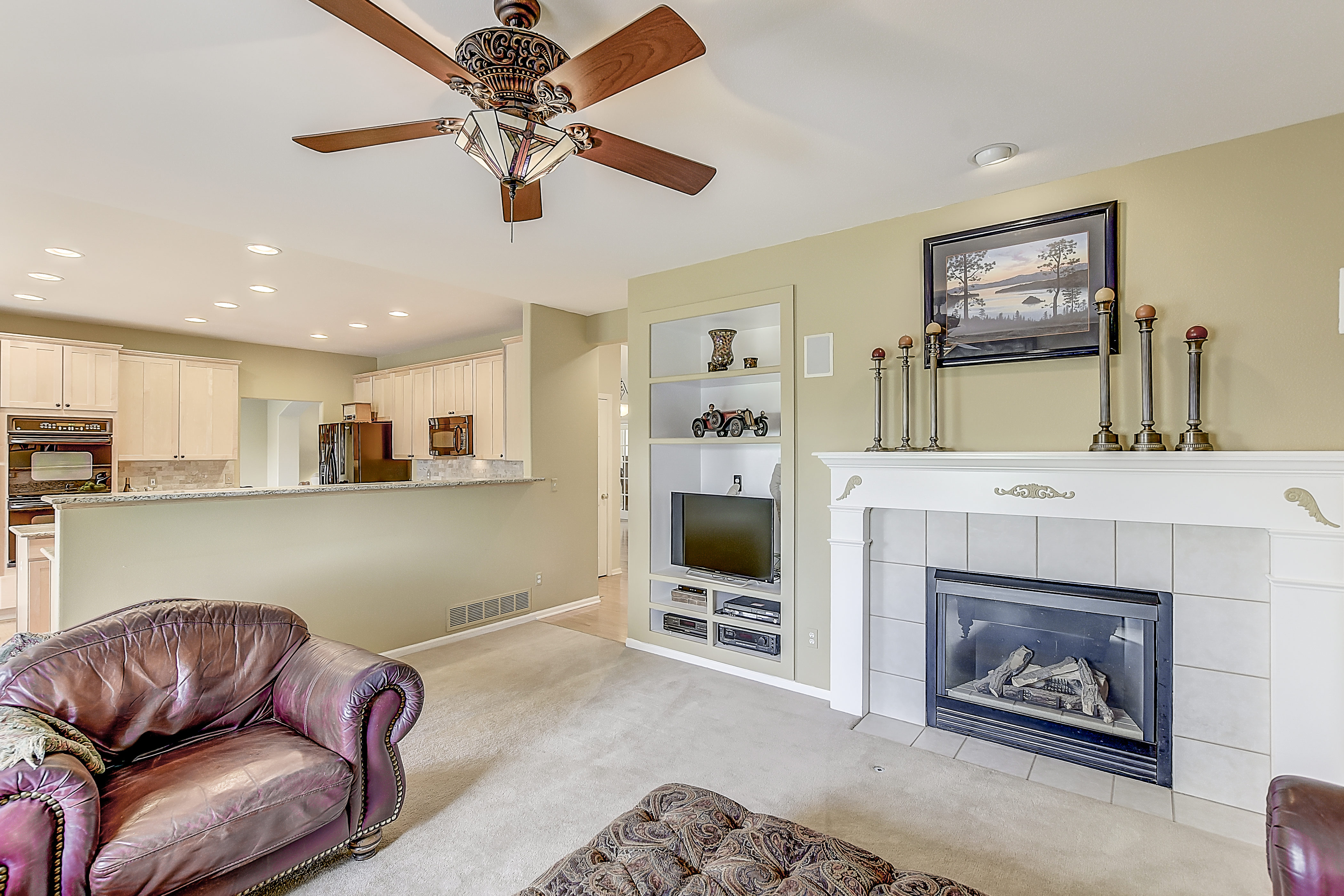 Kentley-Hills-living-room