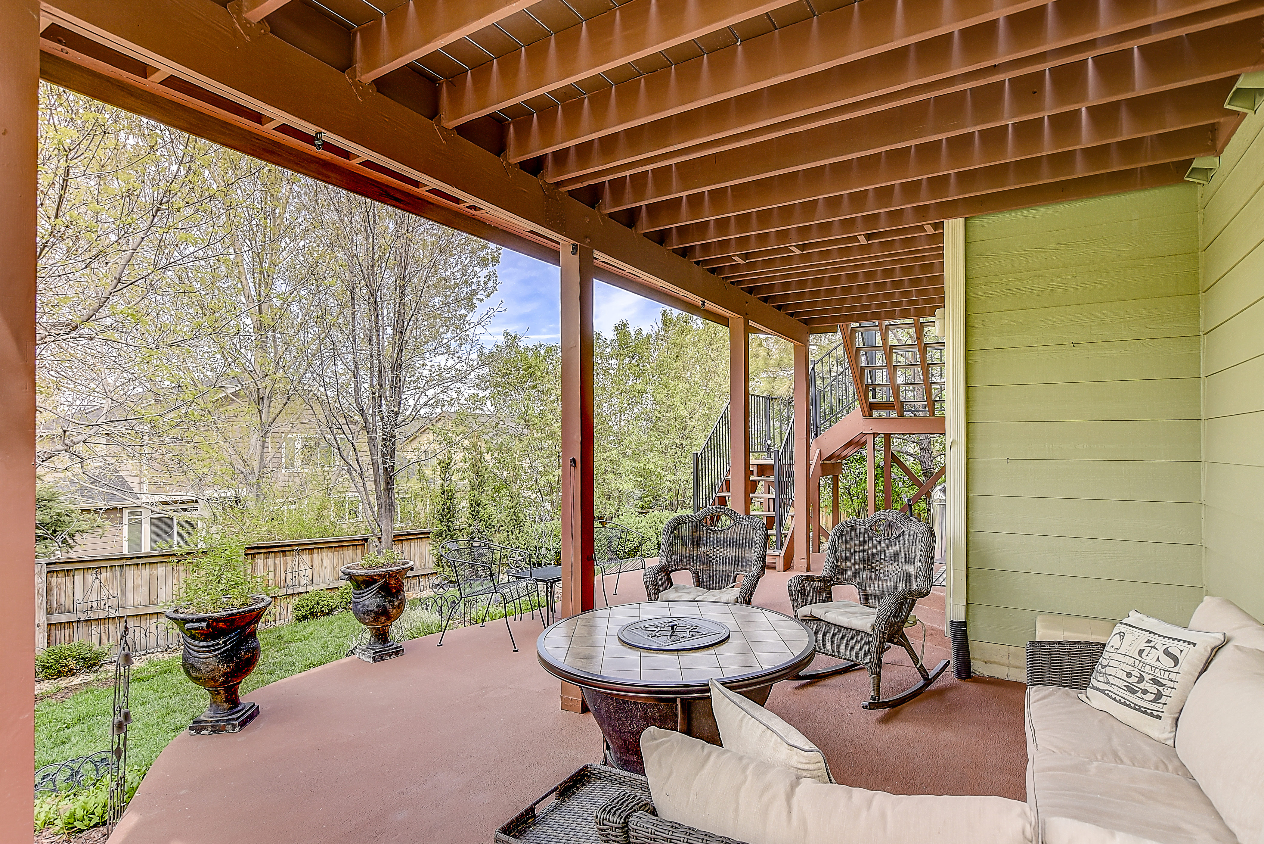 Kentley-Hills-deck