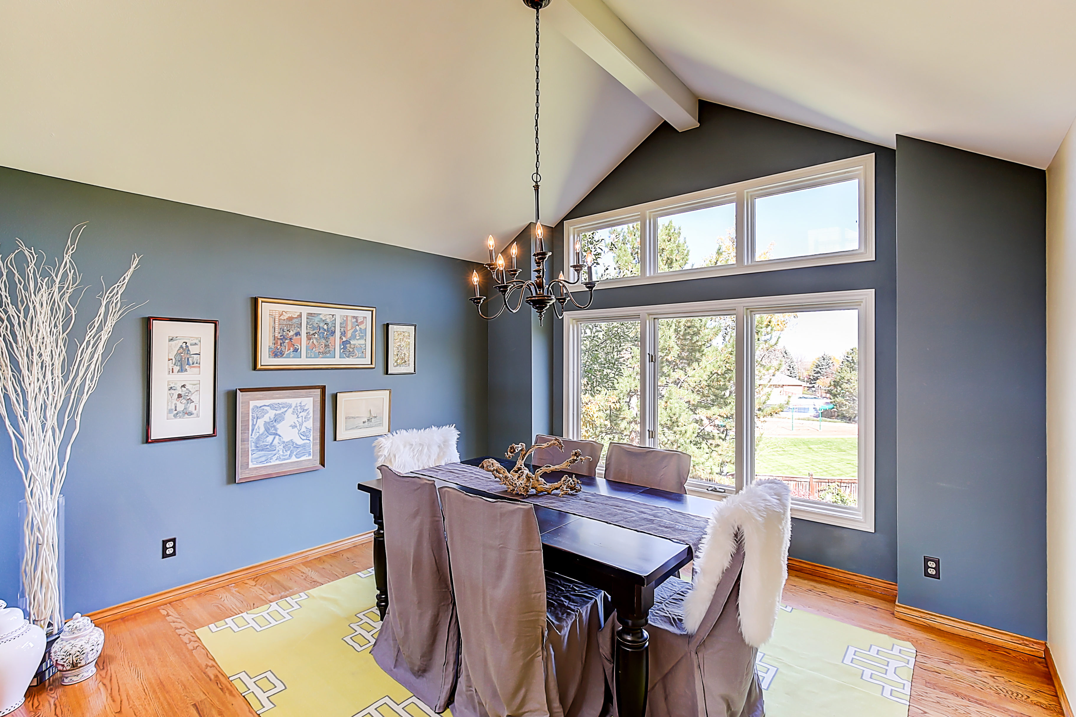 Sundance-Hills-dining-room