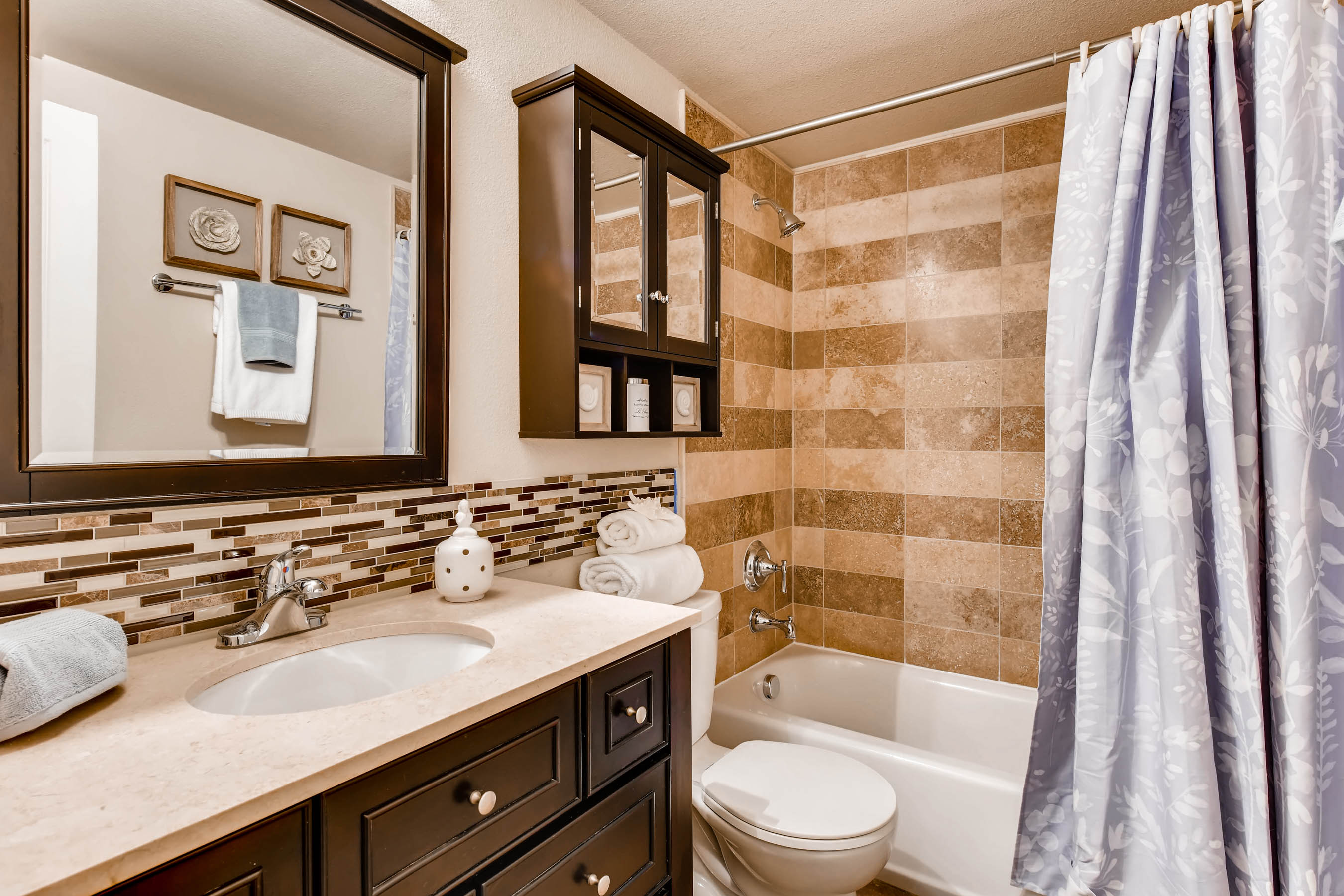 cheesman-park-denver-bathroom