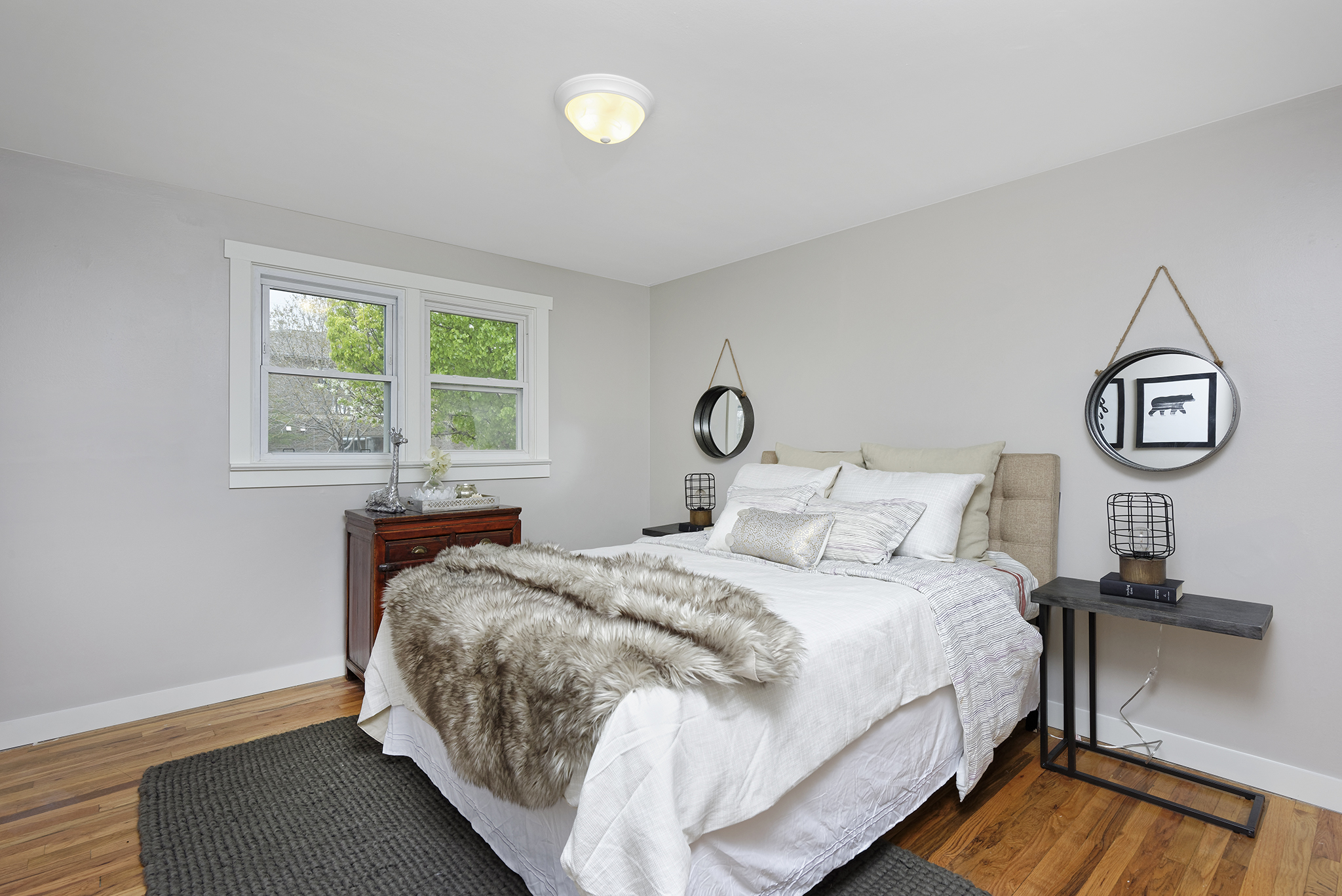 Virginia-Village-bedroom