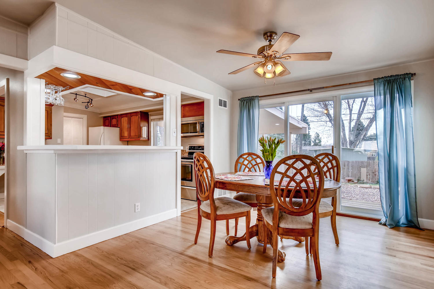 Alta-Vista-dining-room