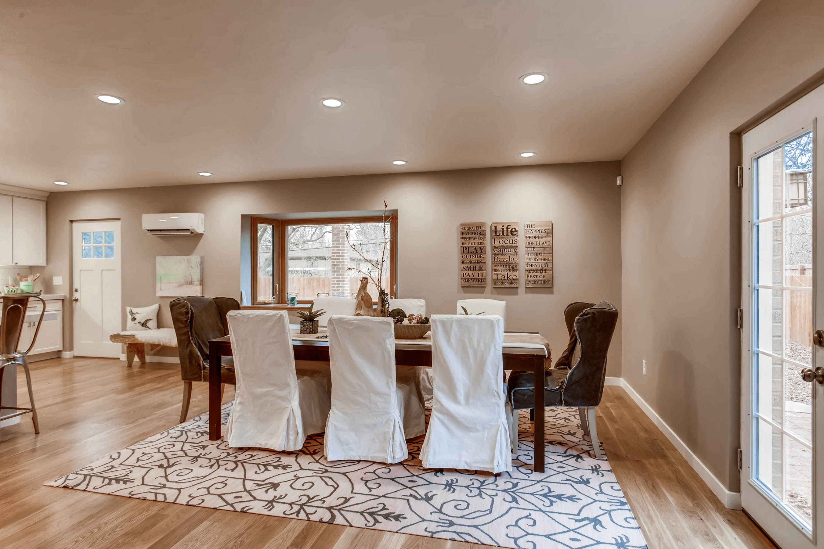 Crestmoor-dining-room