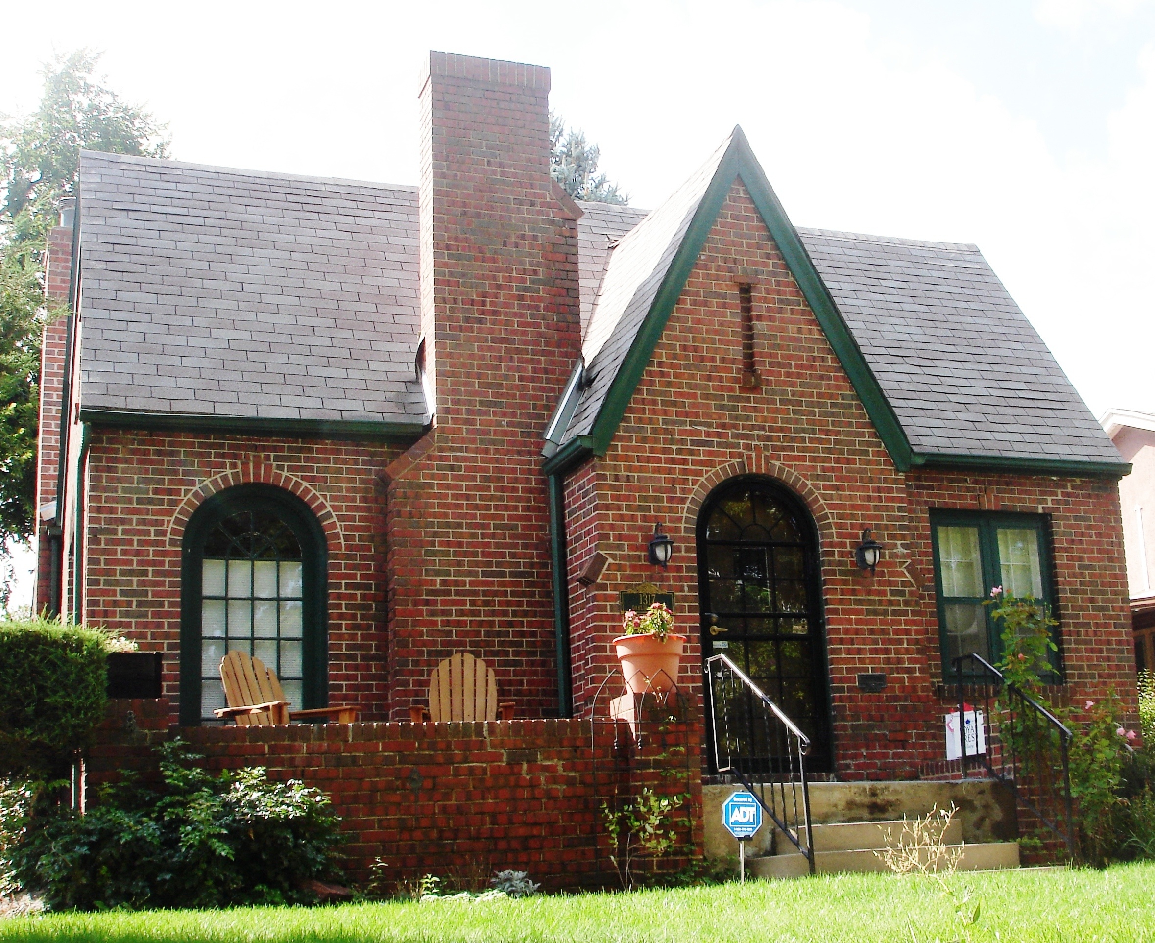 bellevue_tudor_2358_01