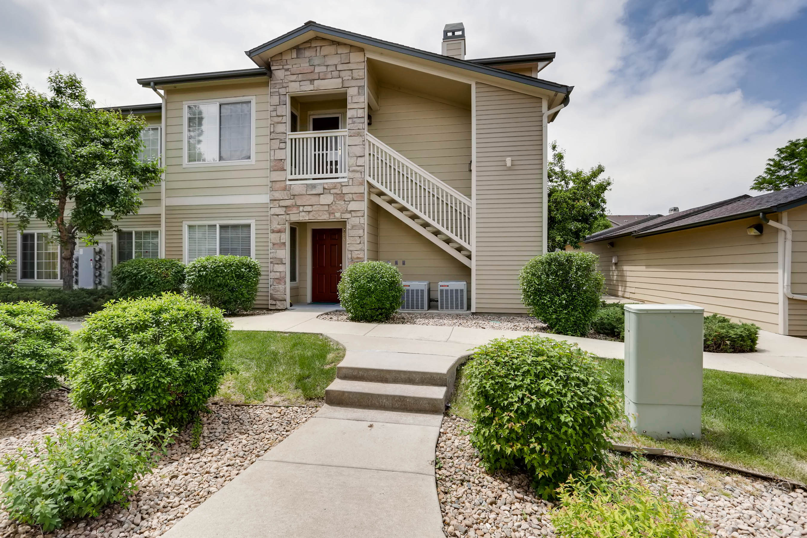 ranch condo in cherry creek school district