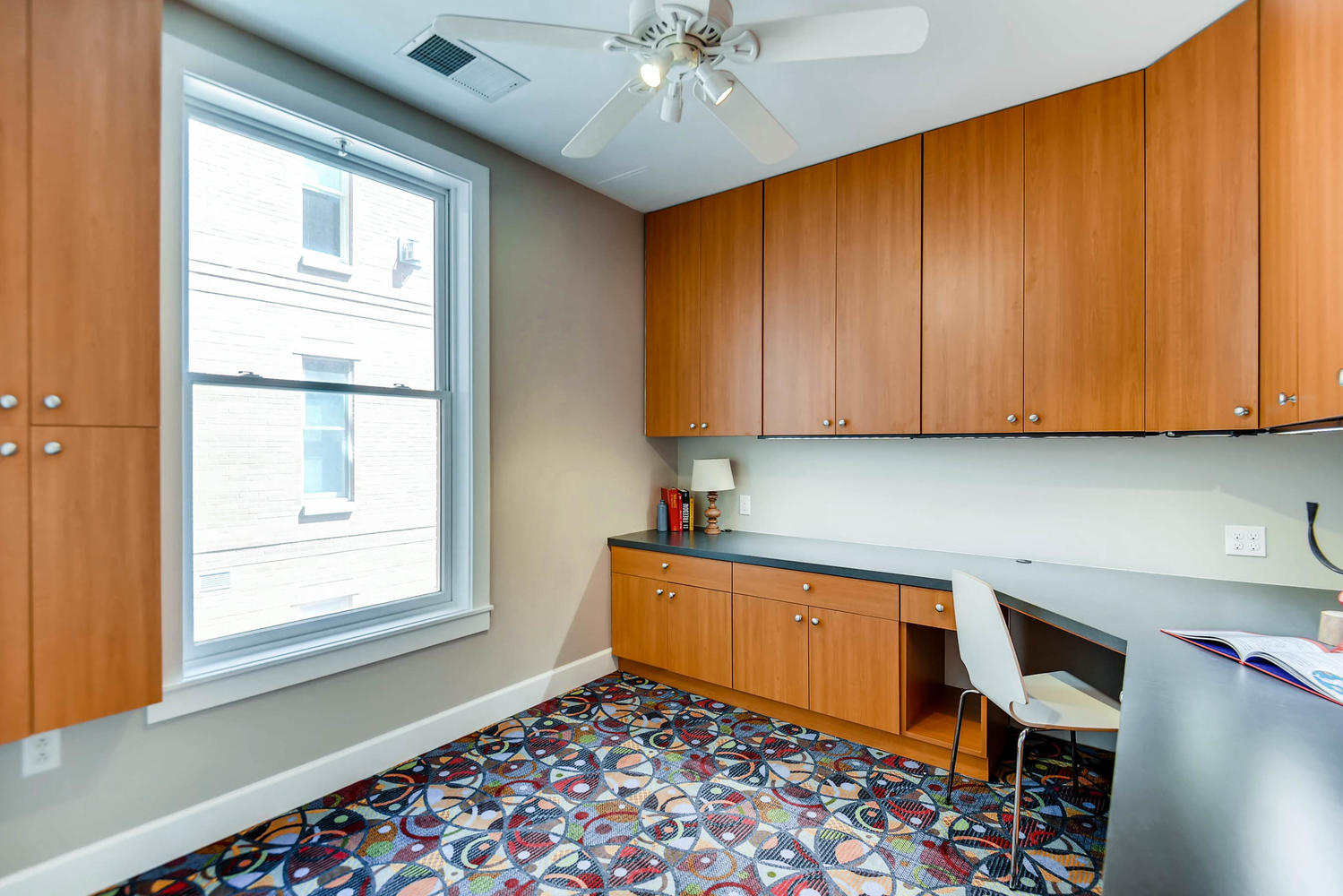 Denver, office