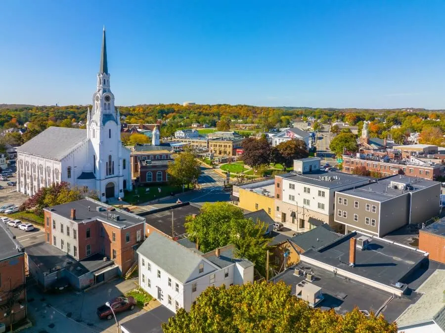 First Congregational Church of Woburn at 322 Main Street in historic downtown Woburn, Massachusetts MA